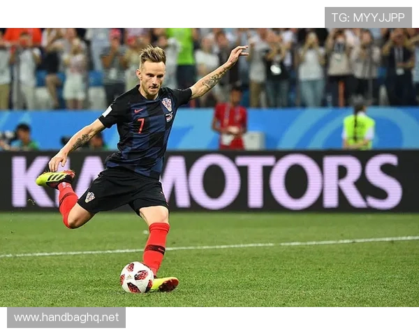 兰斯战术特点：高位逼抢与快速转换，防守组织严密